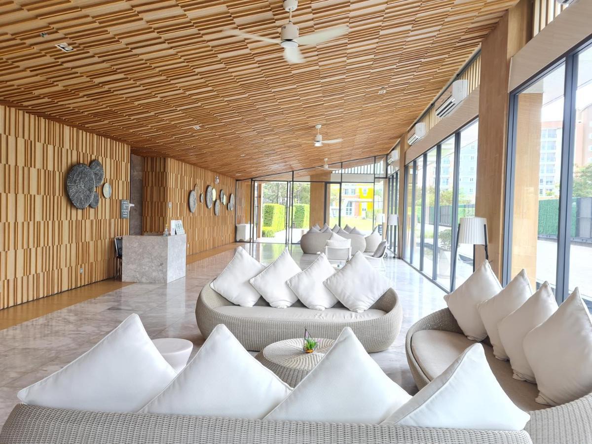 Veranda Residence Pattaya By Sea Jomtien Beach Exterior photo